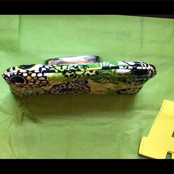 VERA Bradley 👛 - Picture 2 of 11